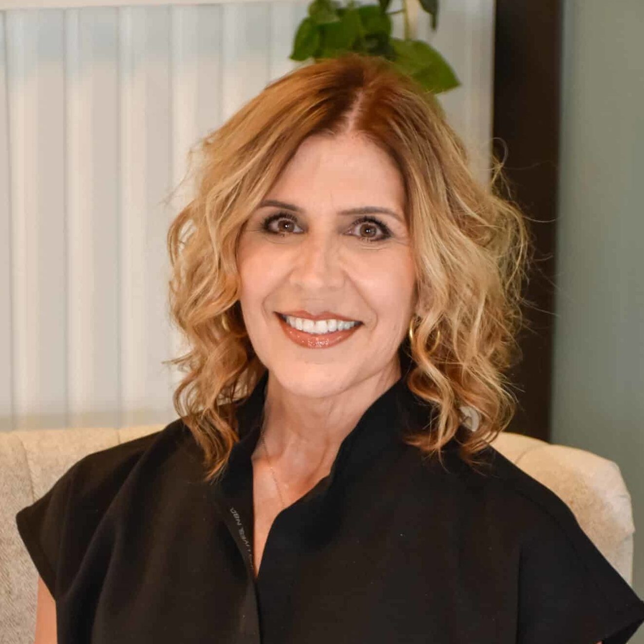 KMT0019 scaled e1668470364635 square